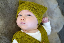 Load image into Gallery viewer, Theodore Baby Vest and Hat pattern