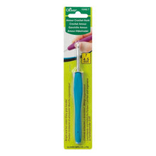 Load image into Gallery viewer, Clover_Amour_4.5mm_Crochet_Hooks_at_Eskdale_Yarns