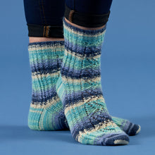 Load image into Gallery viewer, Frosted Ice PDF pattern by Winwick Mum at Eskdale Yarns NZ