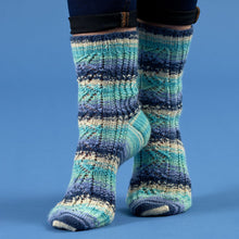 Load image into Gallery viewer, Frosted Ice PDF pattern by Winwick Mum at Eskdale Yarns NZ