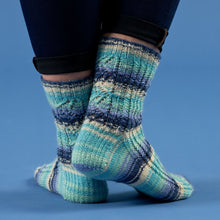 Load image into Gallery viewer, Frosted Ice PDF pattern by Winwick Mum at Eskdale Yarns NZ