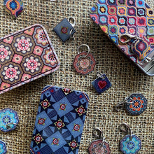 Load image into Gallery viewer, Janie Crow Stitch Markers